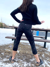 Load image into Gallery viewer, Capri Leggings - Camo