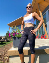 Load image into Gallery viewer, Capri Leggings - Camo
